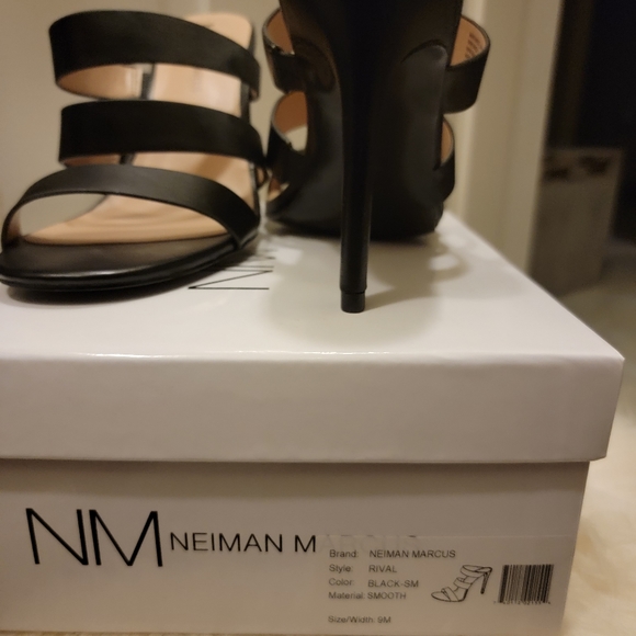 Neimans Heels - Picture 3 of 3